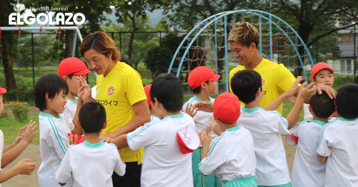 仙台の4選手が栗生小学校を訪問。110人の子供たちとミニゲームを楽しむ