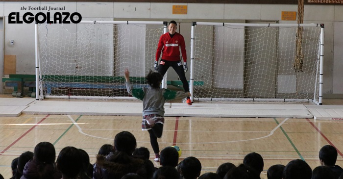 シュミット・ダニエル、日本代表のアジアカップ出場を前に母校を訪問