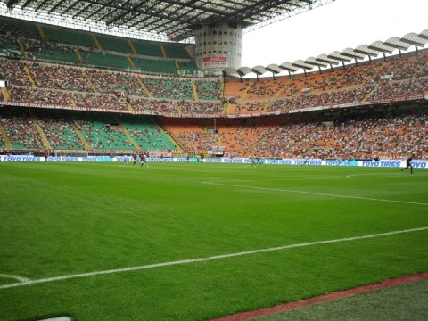 依然としてスタジアム問題に苦しむイタリア、観客動員増も空席目立つ状況変わらず