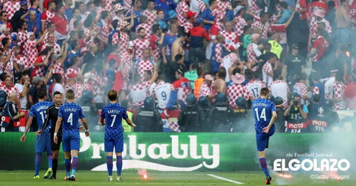 サポーターの暴挙で流れ一変、クロアチアは２点のリードを守り切れずチェコと分ける／EURO チェコ vs クロアチア マッチレポート