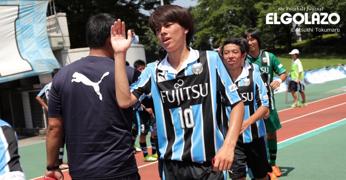 川崎F下部組織の10番・田中碧、トップチームの練習で中村憲剛と対峙