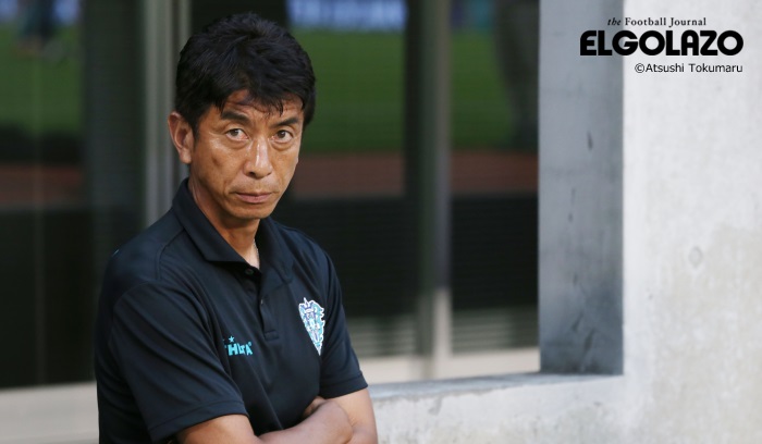 井原正巳監督、来季も福岡を指揮。今季はJ1最下位でJ2に降格
